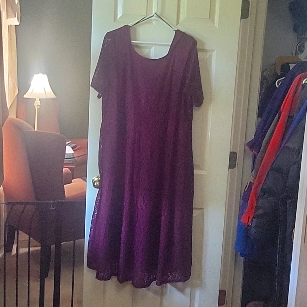 Susan Betro lace dress 4x